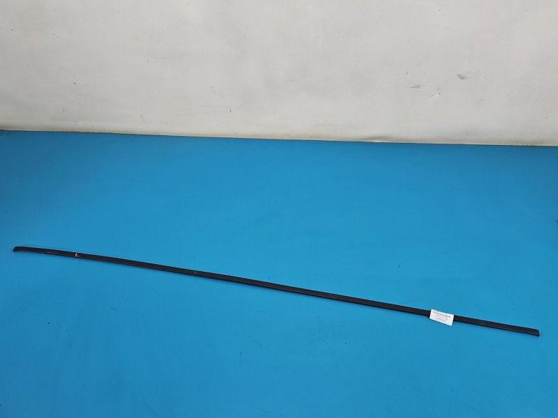 Listwa dachowa lewa dachu Toyota Yaris III