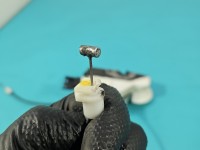 Zamek przód lewy PSA006244 Citroen C3 II 09-16 EUROPA CITROEN, Uszkodzony plastik na lince. 6PIN