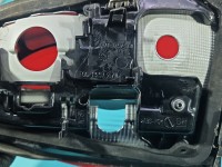 Lampa tył lewa Producent części: OPEL, klapy bagażnika / kombi / z listwą żarówkową Opel Astra V K kombi EUROPA