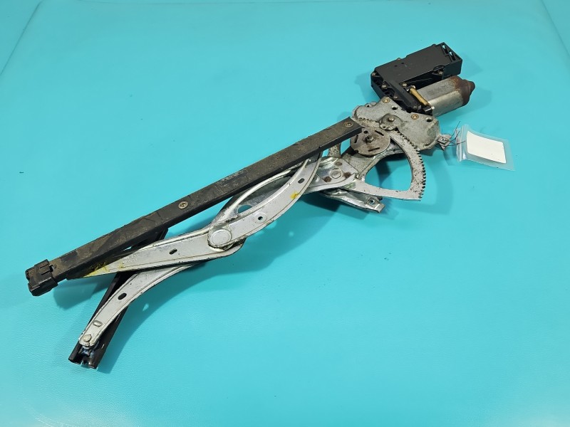 Podnośnik przód prawy SZYBY WINDA Vw Passat B4 Europejska 5d kombi 3A0959802