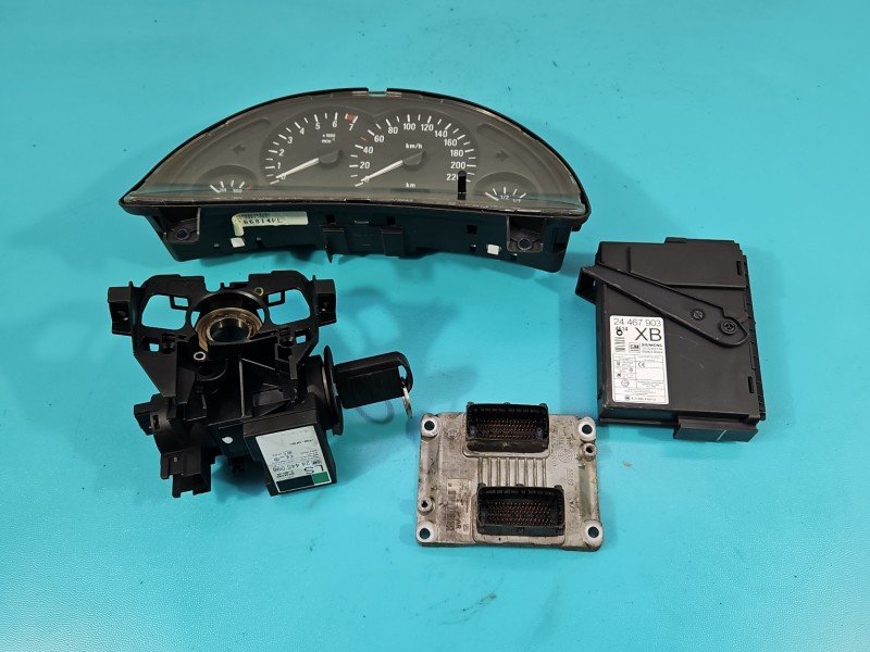 Komputer Sterownik silnika 24443795, 0261207421 Opel Corsa C 1.0 12V (X10XE)