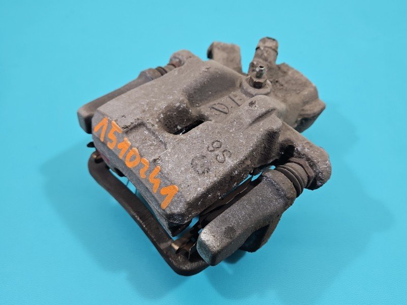 Zacisk tył lewy Suzuki Sx4 S-Cross 13-21 1.4 T HB