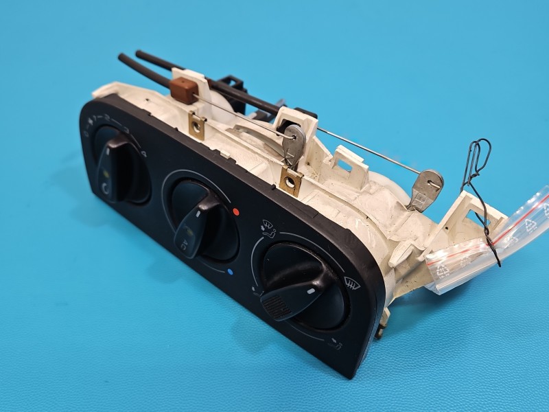 Konsola panel nawiewu Seat Alhambra I 95NW18D451A