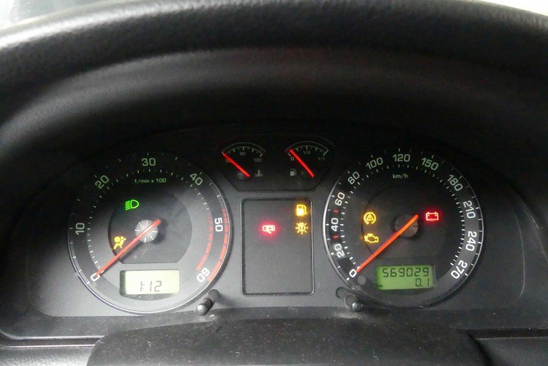 Licznik Skoda Superb I 1.9 tdi 3U0920811A EUROPA