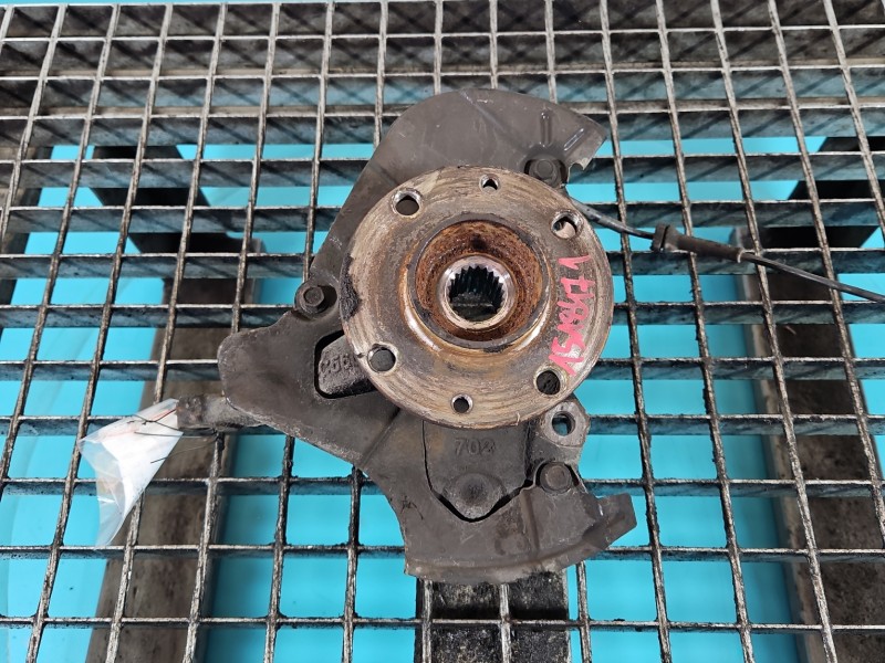 Zwrotnica prawa piasta przód 1.2 8v Ford Ka Mk2