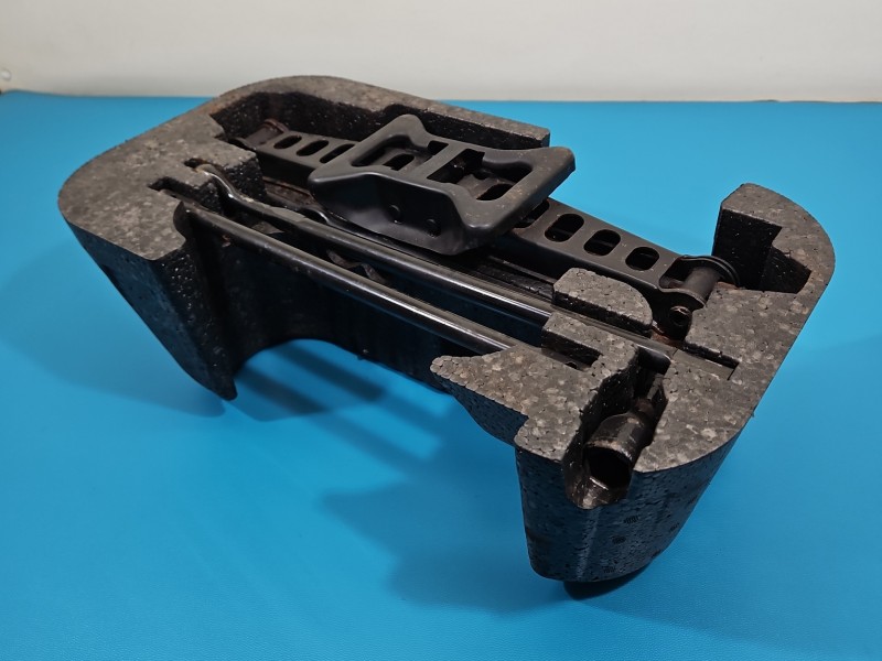 lewarek Podnośnik samochodowy trapezowy Dodge Journey