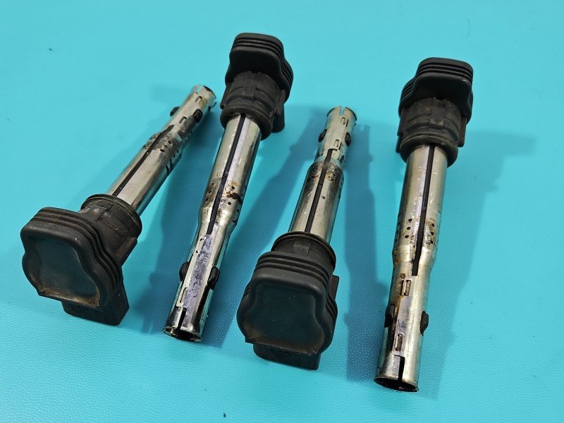 Cewka zapłonowa Audi A5 8T 07K905715F 2.0 TFSI (Cdn) Cewka zapłonowa Audi A5 8T 07K905715F 2.0 TFSI (Cdn)