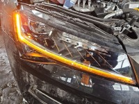 Reflektor prawy lampa przód Skoda Superb III EUROPA