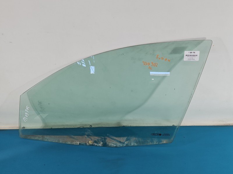 Szyba drzwi przód lewa Ford Fusion HB