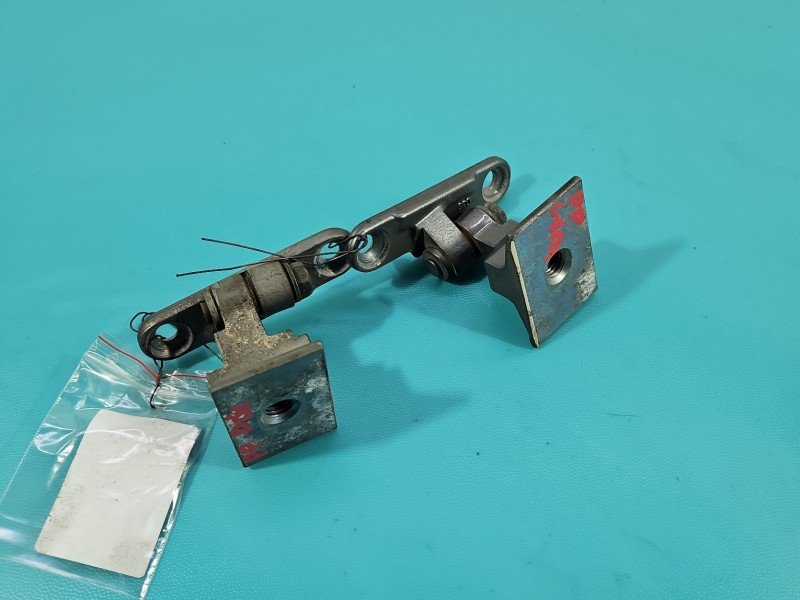 Zawias drzwi przód prawy Bmw f10 f11