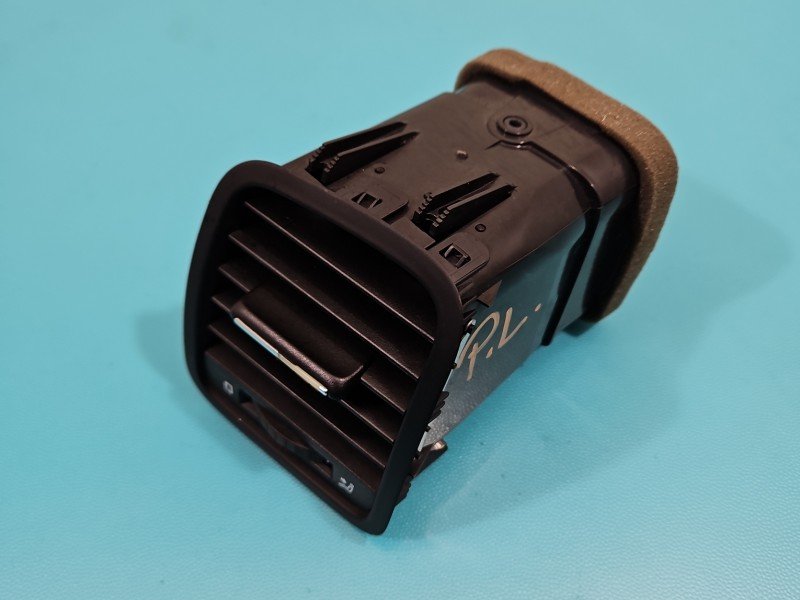 Kratka nawiewu Skoda Yeti 5L0819701 EUROPA