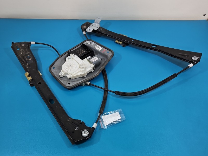 Podnośnik przód lewy SZYBY WINDA 1K0959793C, 1K0959701E Vw Golf V 5d HB