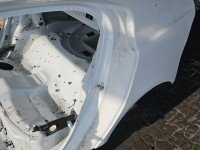 Błotnik tył lewy Jaguar XE X760 ćwiartka biały LRC NER polaris white