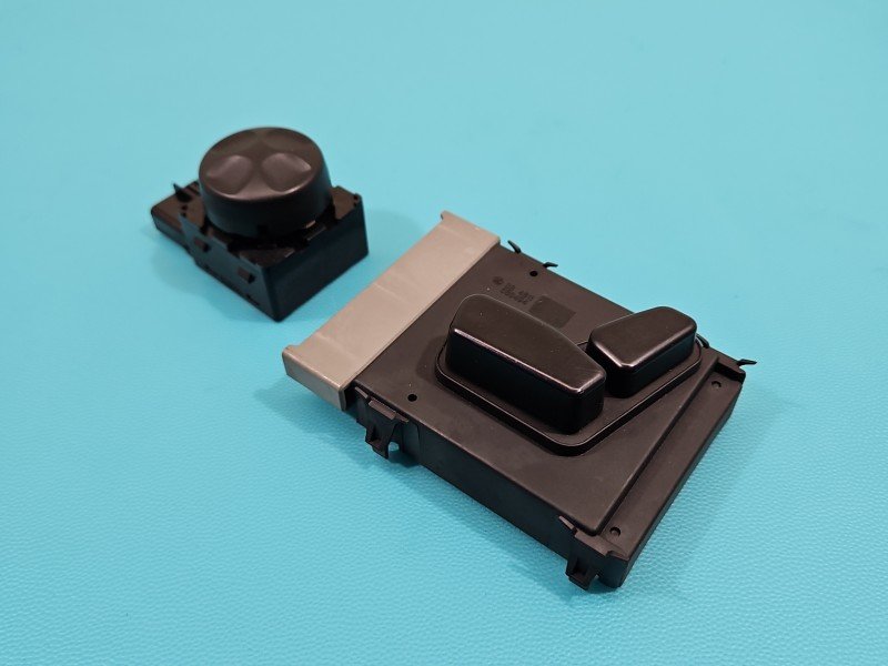 Przełącznik LANCIA, 2el. panel sterowania fotela przód lewy Lancia Thema II 11-14 03461141 Przełącznik LANCIA, 2el. panel sterowania fotela przód lewy Lancia Thema II 11-14 03461141
