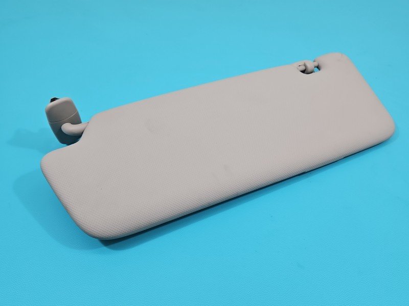 Przesłonka prawa AUDI Q5 8R 08- DASZEK osłona przeciwsłoneczna 8K0857552