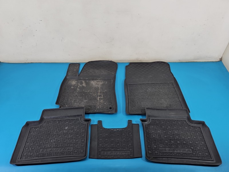 Dywaniki komplet Hyundai Elantra VI 15-20