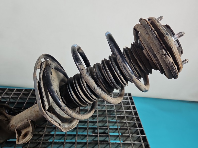 Sprężyna przód przednia Toyota Rav4 IV 2.0 D4D