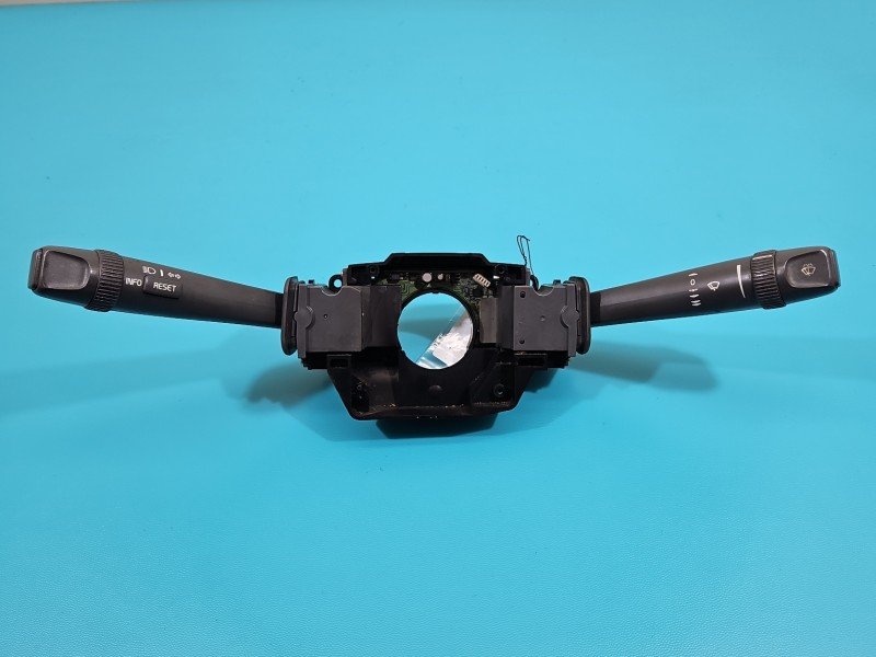 Przełącznik zespolony Volvo S60 I 8666597 Przełącznik zespolony Volvo S60 I 8666597