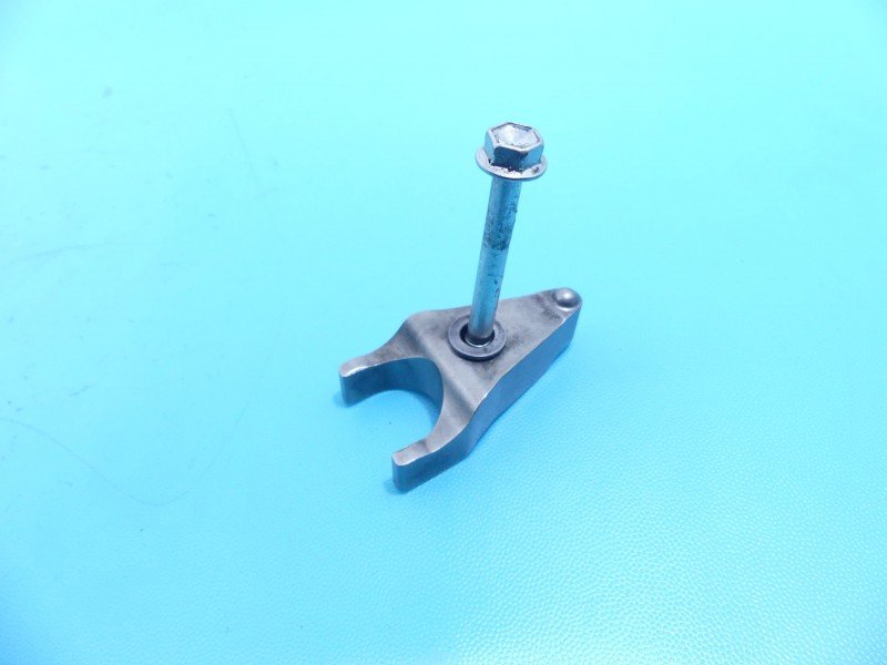 uchwyt mocowanie Toyota Land Cruiser J200 07-