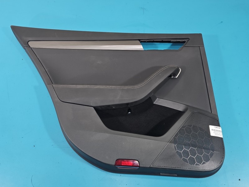 Tapicerka drzwi tył lewa boczek Skoda Superb III 3V9867023CK