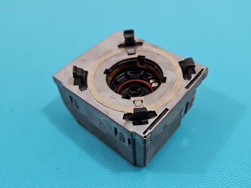 ŻARNIK STARTER ZAPŁONNIK CEWKA XENON 5DD008319-50Mercedes CLS C219 ŻARNIK STARTER ZAPŁONNIK CEWKA XENON 5DD008319-50Mercedes CLS C219