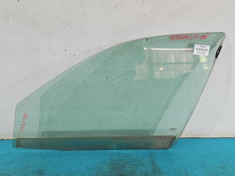 Szyba drzwi przód lewa Renault Megane I kombi