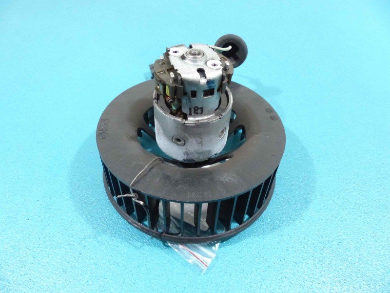 Dmuchawa nawiewu wentylator Mercedes W251 europa 0130007353