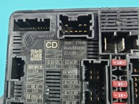 Skrzynka bezpieczników Renault Trafic III 284B79704R, R64600R8DB