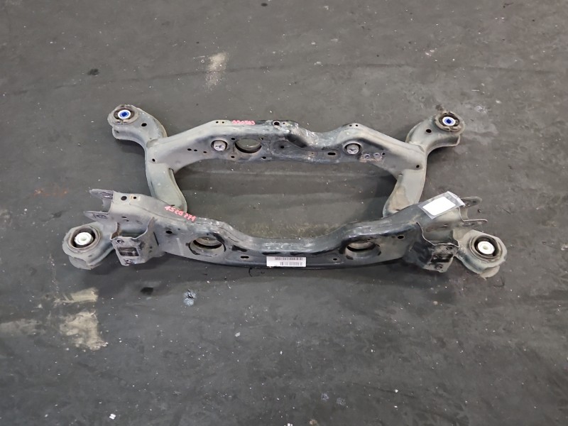 Tylna belka oś tył Mercedes CLA C118 X118 1.3b