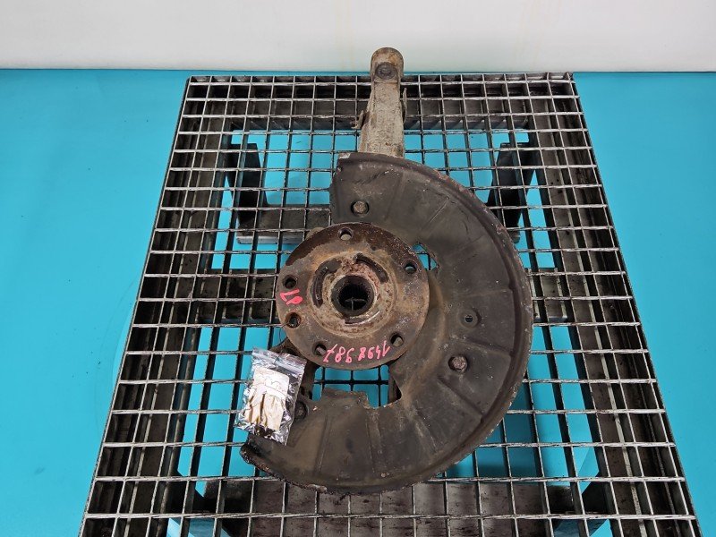 Zwrotnica lewa piasta przód 3.6 V6 FSI AUDI Q7 I 4L Zwrotnica lewa piasta przód 3.6 V6 FSI AUDI Q7 I 4L