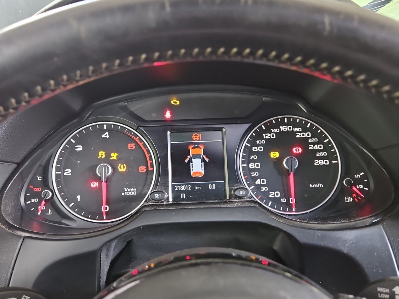 Licznik AUDI Q5 8R 08- 2.0 tdi 8R0920932 EUROPA