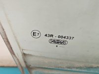 Szyba drzwi przód prawa Suzuki Splash HB