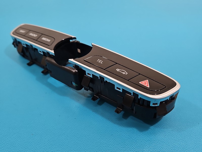 Przełącznik Panel sterownia radiem Mercedes W213 A2139056508