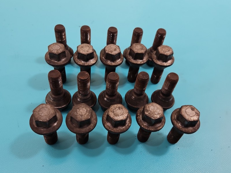 Śruby kół Renault Master III 10-24 szpilki