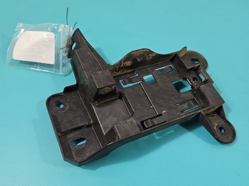 Mocowanie uchwyt Suzuki Vitara II 2015-