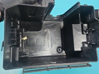 Obudowa Mercedes GL II X166 4.7 V8 278928 A1665400224, A1665400182 Europejska, Skrzynki bezpieczników, uszkodzone mocowanie