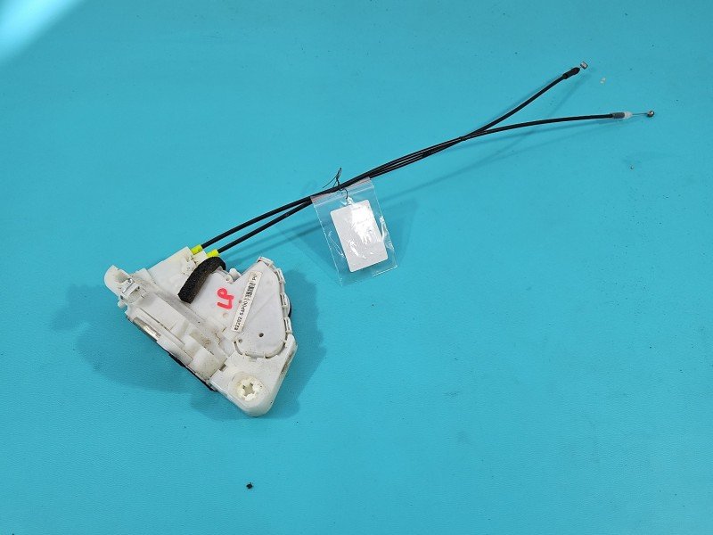 Zamek przód lewy 82202-54P00 Suzuki Vitara II 2015- EUROPA Suzuki, 6pin