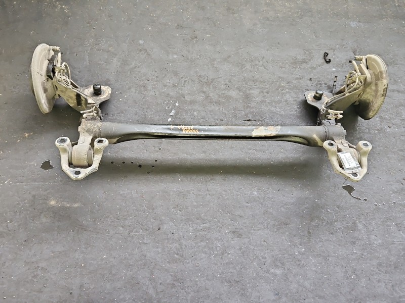 Tylna belka oś tył Opel Astra III H 1.6 16V