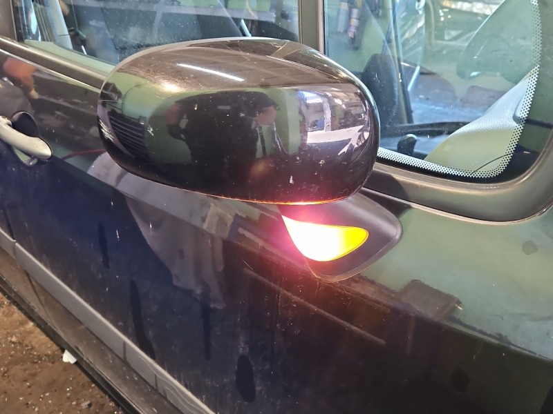 Lusterko prawe Renault Modus elektryczny, Europejska, Rysy na obudowie. 8pin europa