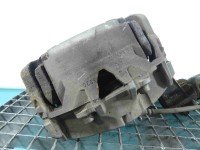 Zacisk przód prawy Volvo V60 I 10- 2.0 D4