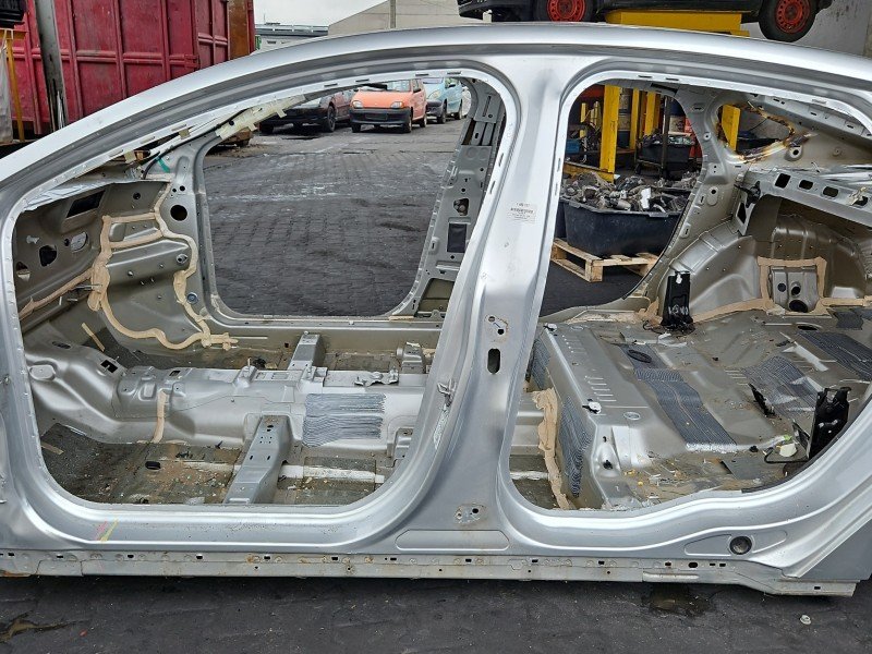 Próg lewy SŁUPEK ŚRODKOWY B Ford Fusion USA 2012-2020 sedan 4d srebrny Próg lewy SŁUPEK ŚRODKOWY B Ford Fusion USA 2012-2020 sedan 4d srebrny
