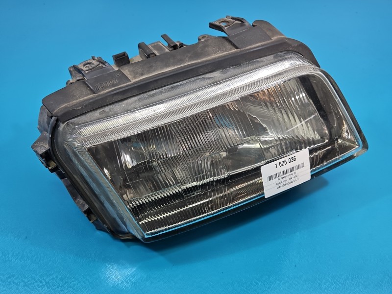 Reflektor prawy lampa przód Audi A4 B5 EUROPA