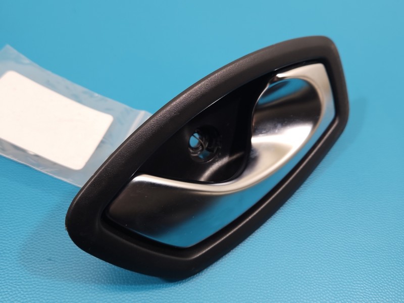 Klamka wewnętrzna przód prawa Renault Trafic III 806700005R