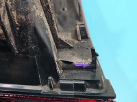 Lampa tył lewa Mercedes, Z BŁOTNIKA 09-12 Uszkodzone zaczepy trzymające boczną osłonę. Brak naklejki z numerem Mercedes W212...