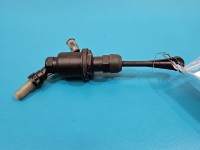 Pompka sprzęgłowa Nissan Qashqai I J10 06-13 30610ET000 2.0 dci