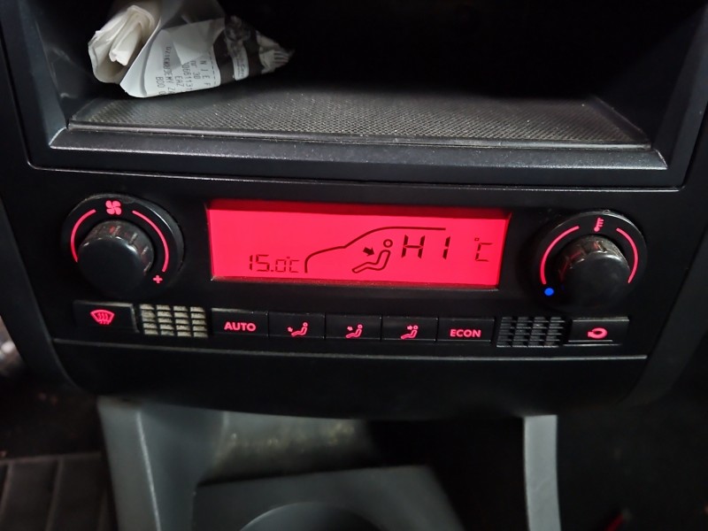 Konsola panel nawiewu Seat Ibiza III 6L 6L0820043E