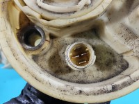 pompka Pompa paliwa Audi A8 D2 4.2 V8 4D0201177 Producent części: Audi, 4 PIN