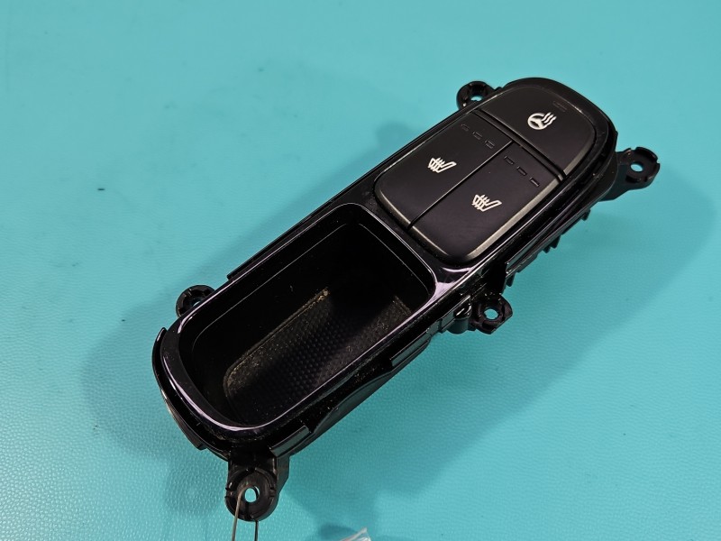 Przełącznik Ogrzewania fotela / kierownicy Kia Niro I 16-22 93310-G5010