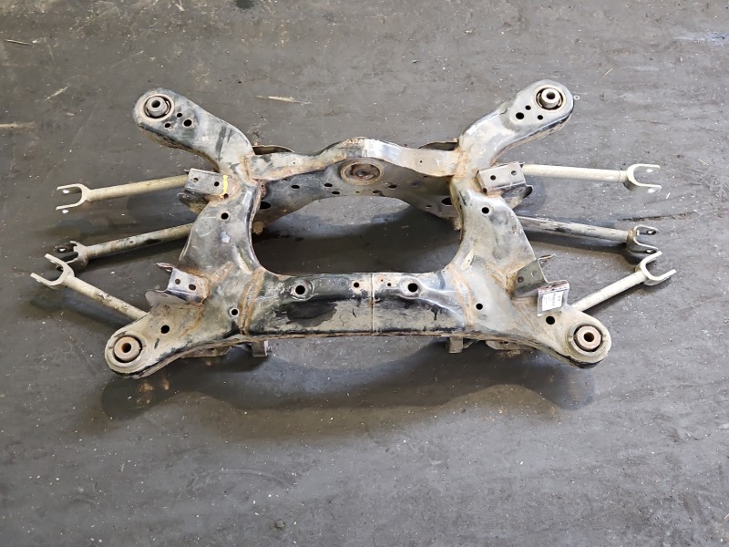 Tylna belka oś tył infiniti Q50 I 13-17 2.0 T Tylna belka oś tył infiniti Q50 I 13-17 2.0 T