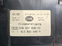 Konsola panel nawiewu Audi A3 8L 8L0820043M